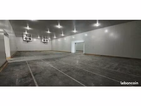 bureaux 1600 m² soubise