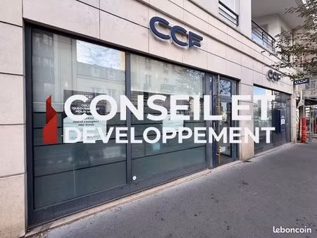 boutique 155 m² bois colombes