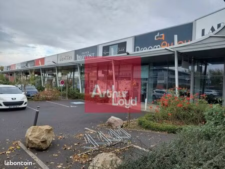 local commercial 224 m² aubiere