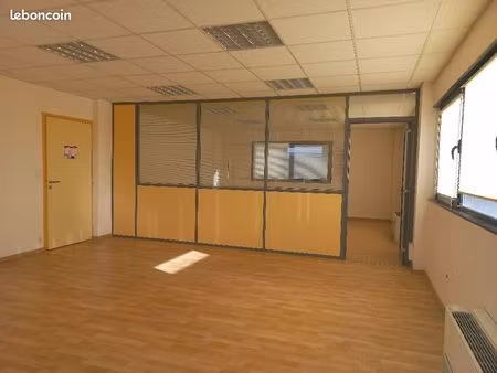 bureaux 113 m²