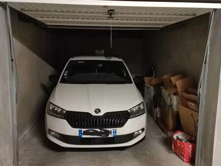 garage fermé de 16m2 en souterrain