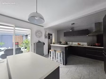 maison 8 pièces 170 m²