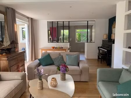 maison familiale au calme d'une impasse - 300m des commerces - 2 km centre