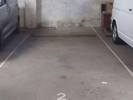 place parking couvert et fermé xl (haut  longueur) hangar privé (19m²)