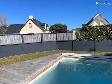 maison quatre chambres avec piscine à 400 m du port de la plage du naud