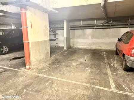 parking/box 13 m² charenton-le-pont