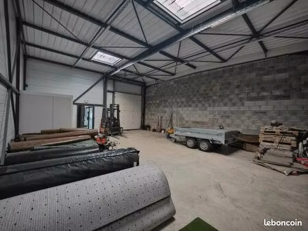 local d'activité 143 m²