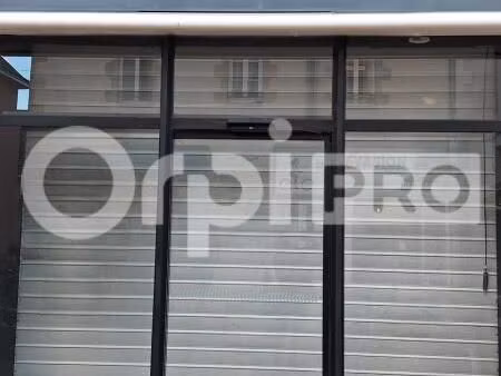 local commercial 89 m²