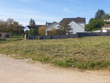 terrain constructif de 11 ares 18