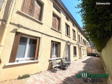 immeuble 12 pièces 280 m²