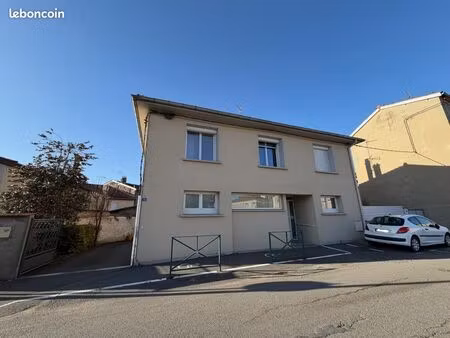 local d'activité 63 m²