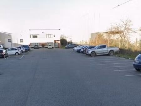 local industriel 329 m²