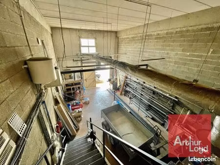 local industriel 152 m²