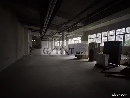 local industriel 600 m²