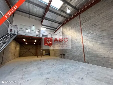 local d'activité 300 m²