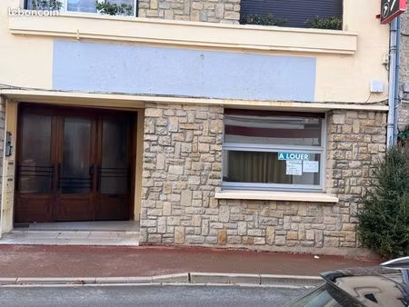 ardres hyper centre local commercial ou bureau rez de chaussée emplacement premium