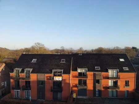 agréable appartement lumineux 2 chbres avec balcon à epinois