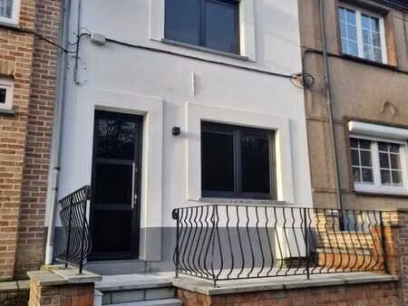 a saisir maison rénovée proximité parc de mariemont