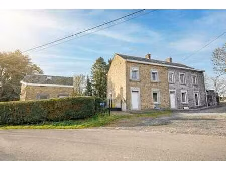 maison de caractère avec jardin et dépendance