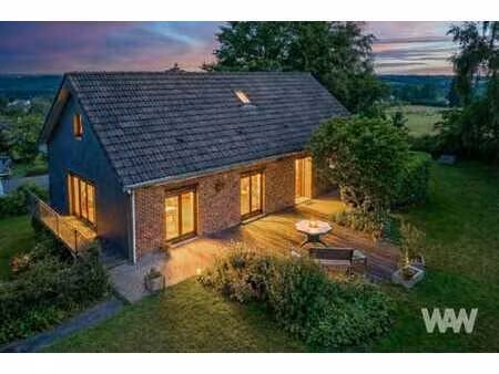 jolie villa 4 façades  4 chambres entretenue