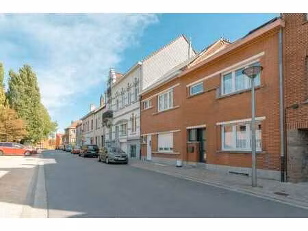 maison rénovée avec jardin ensoleillé à woluwe