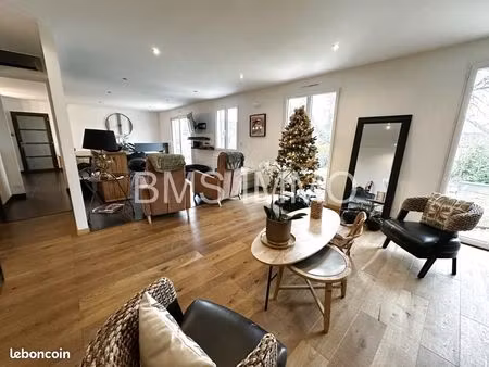 maison 6 pièces 205 m²