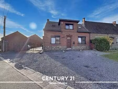 villa 3 façades + garage et jardin !