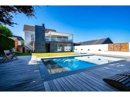 magnifique propriété rénovée (jardin  piscine  ascenseur  ..