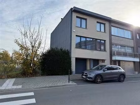 spacieuse maison bel-étage avec jardin