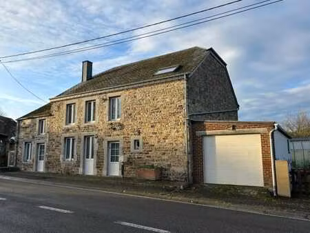 authentique maison en pierres du pays à felenne