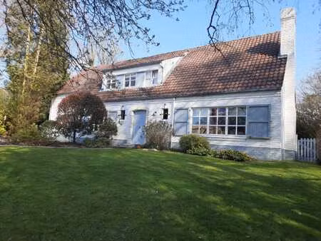 jolie fermette dans un quartier calme et recherché