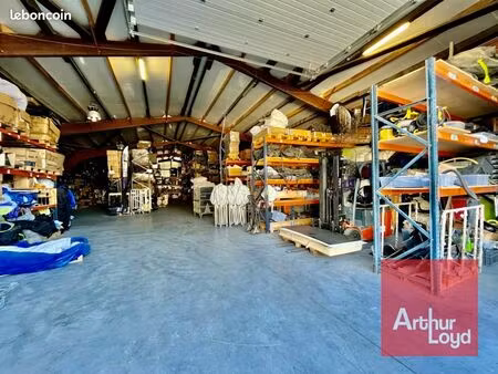 local industriel 2 430 m²