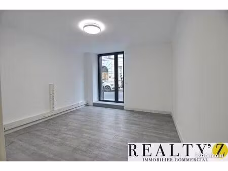 local commercial 52 m²