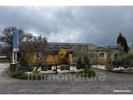 local 227 m² moulès-et-baucels