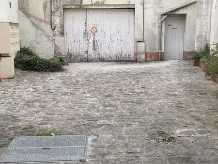 remise / garage/ entrepôt de 75m2