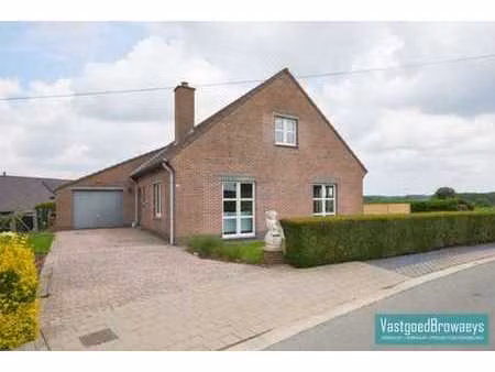 villa te koop in zwalm met weids uitzicht