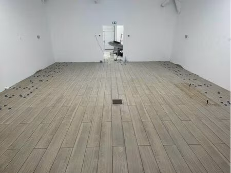 entrepôt 120 mètres