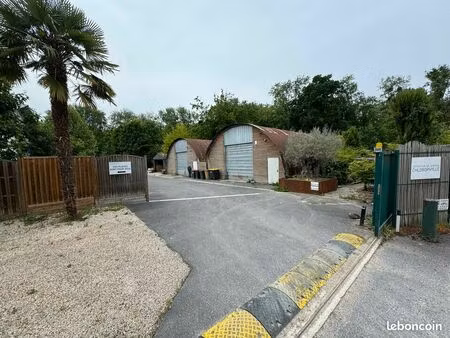 local bureaux 338 m²