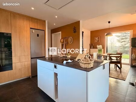 propriété 7 pièces 210 m²