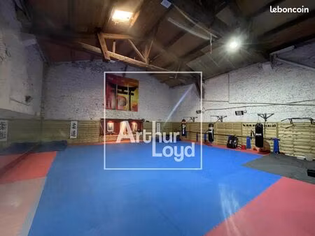 local industriel 307 m²