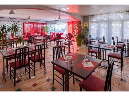 a v hôtel restaurant 50 ch dept 66