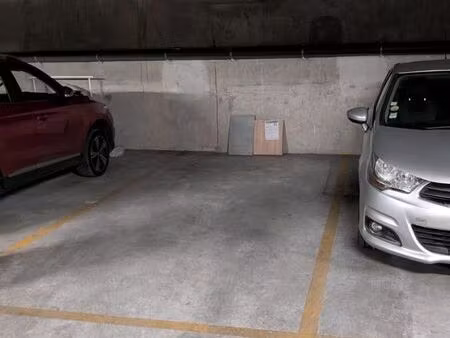 à louer 75 /mois – parking sécurisé  proche gare d’argenteuil (6 min)