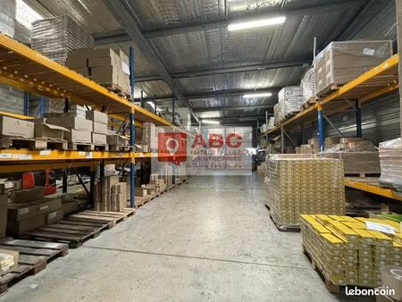 local d'activité 2 412 m²