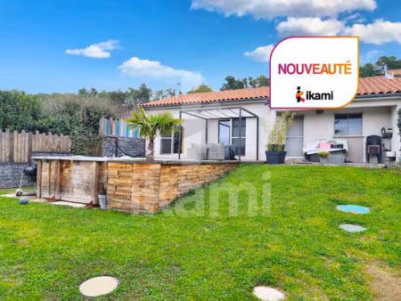 maison de plain-pied lumineuse avec vue dégagée  au calme