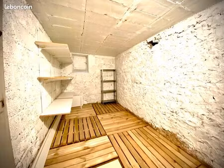 cave facile d’accès pour stockage / entrepôt / garde meuble