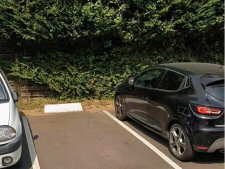 place de parking extérieure à louer – hauts de chatou