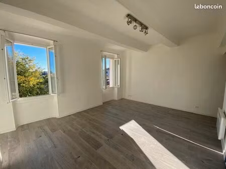 beau 2 pièces au calme proche mairie