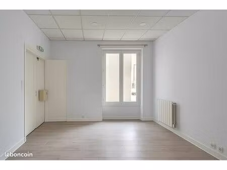local professionnel de standing / adresse privilégiée. 30 m²