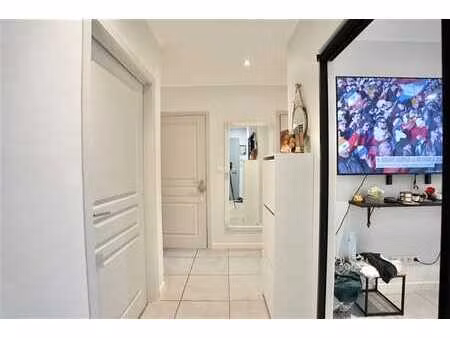 appartement entièrement rénové – châtelet – peb c