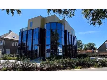 bureau de services complets dans le centre d'affaires 2hub